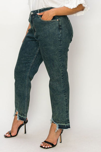 PLUS SIZE - HIGH RISE STRETCH STRAIGHT JEANS